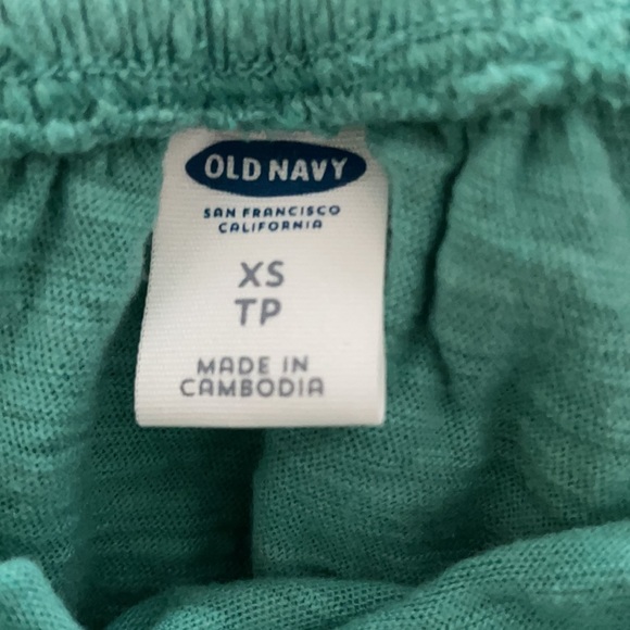 Old Navy Off-the-shoulder top - Picture 4 of 4